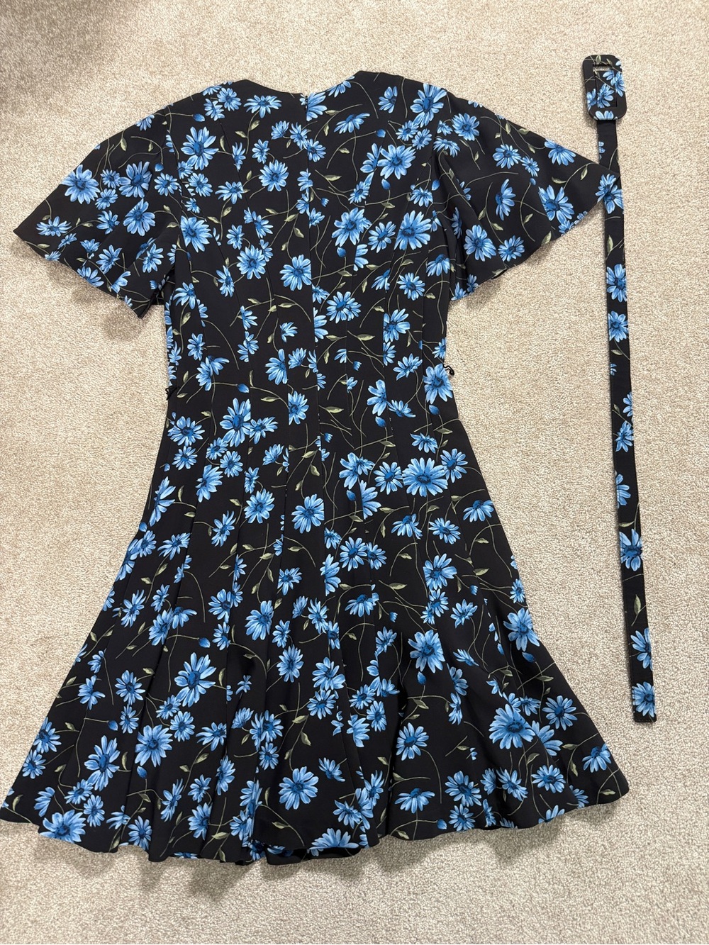 Daisy Cornflower Floral Stretch-Cady Flutter Sleeve Dress | US 4 - Picture 16 of 16